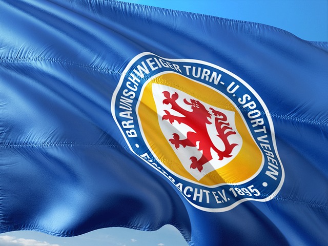 F1阿布扎比站第一练习：诺里斯最快，维斯塔潘紧随其后，勒克莱尔非第四